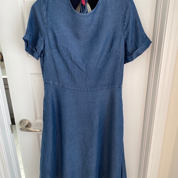 Banana Republic Jean Dress with Pockets - Size 10 - Picture 3 of 9